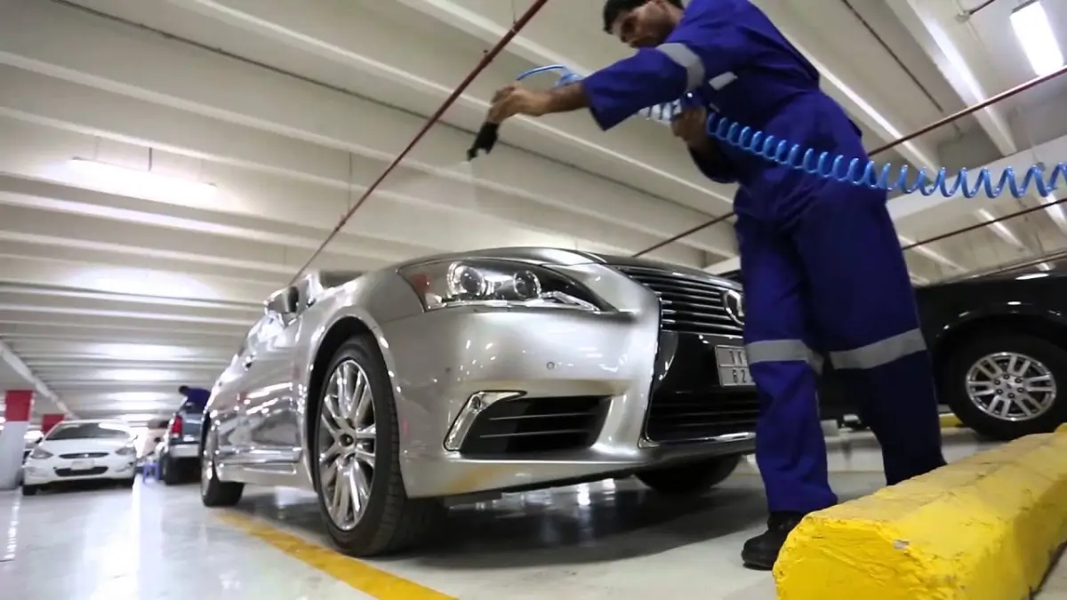 ورشة سمكرة السيارات الفارهة والرياضية 