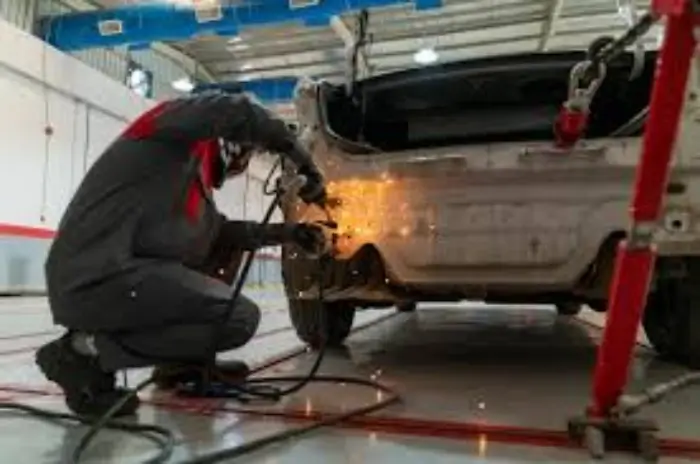 ورشة سمكرة في الرياض