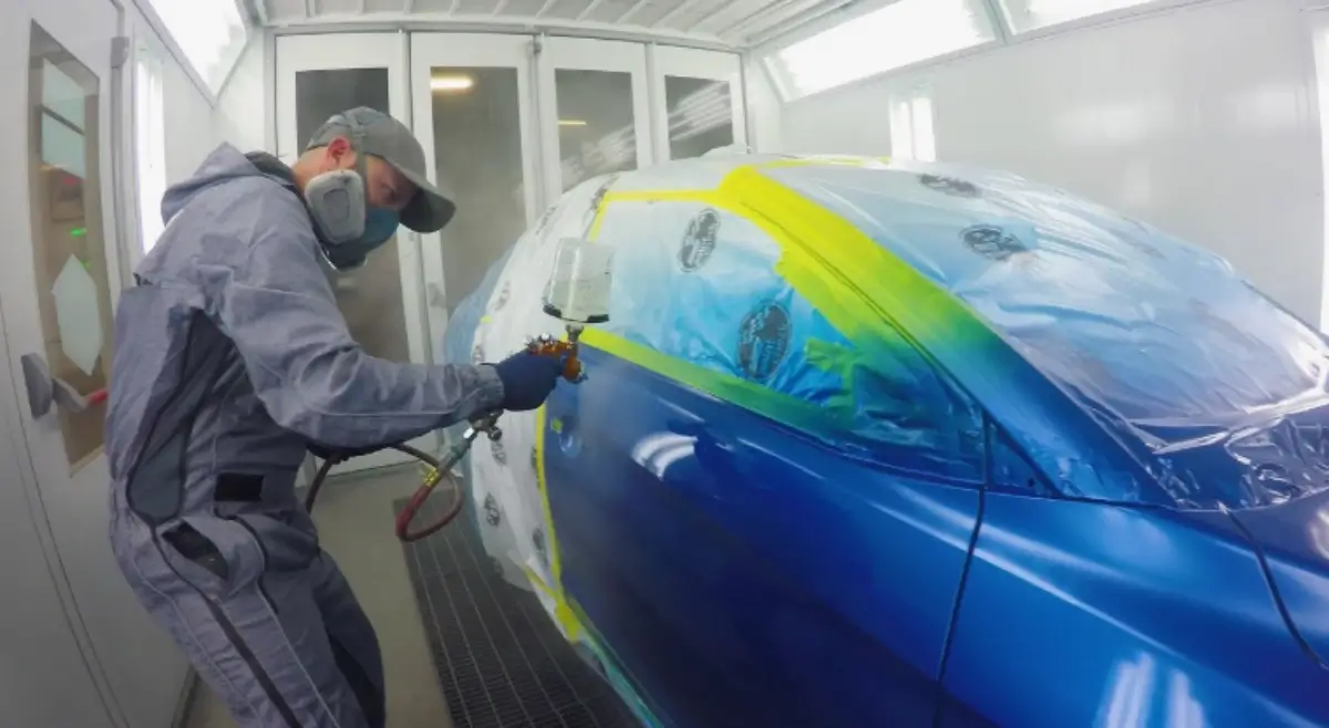 ورشة سمكرة لكزس